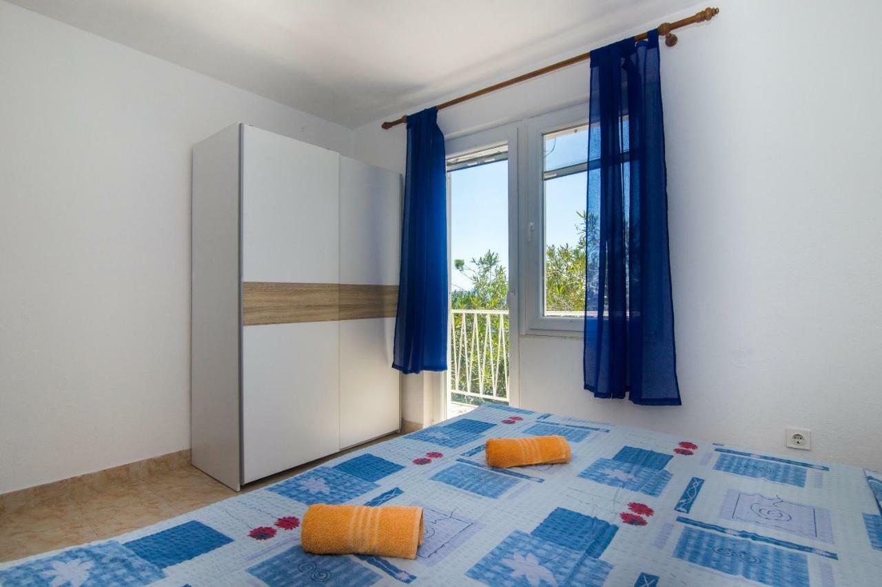 Apartments Robinzon Petar Gdinj Екстер'єр фото