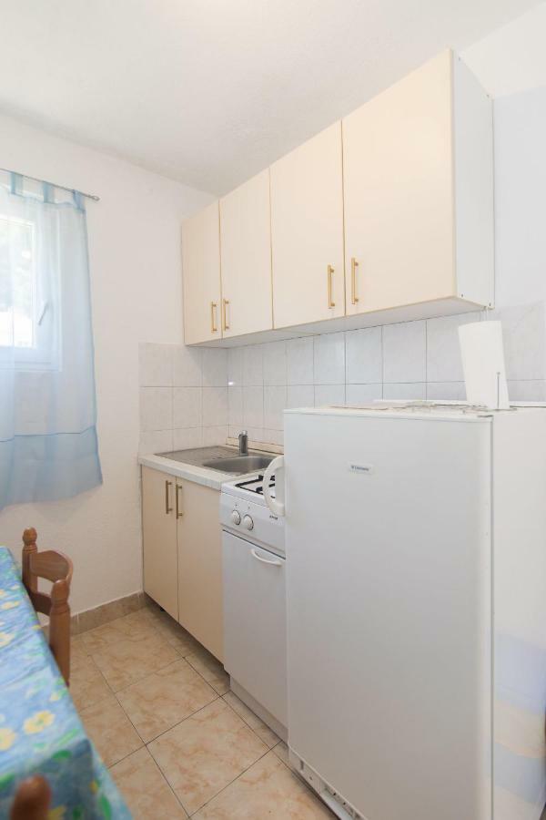 Apartments Robinzon Petar Gdinj Екстер'єр фото