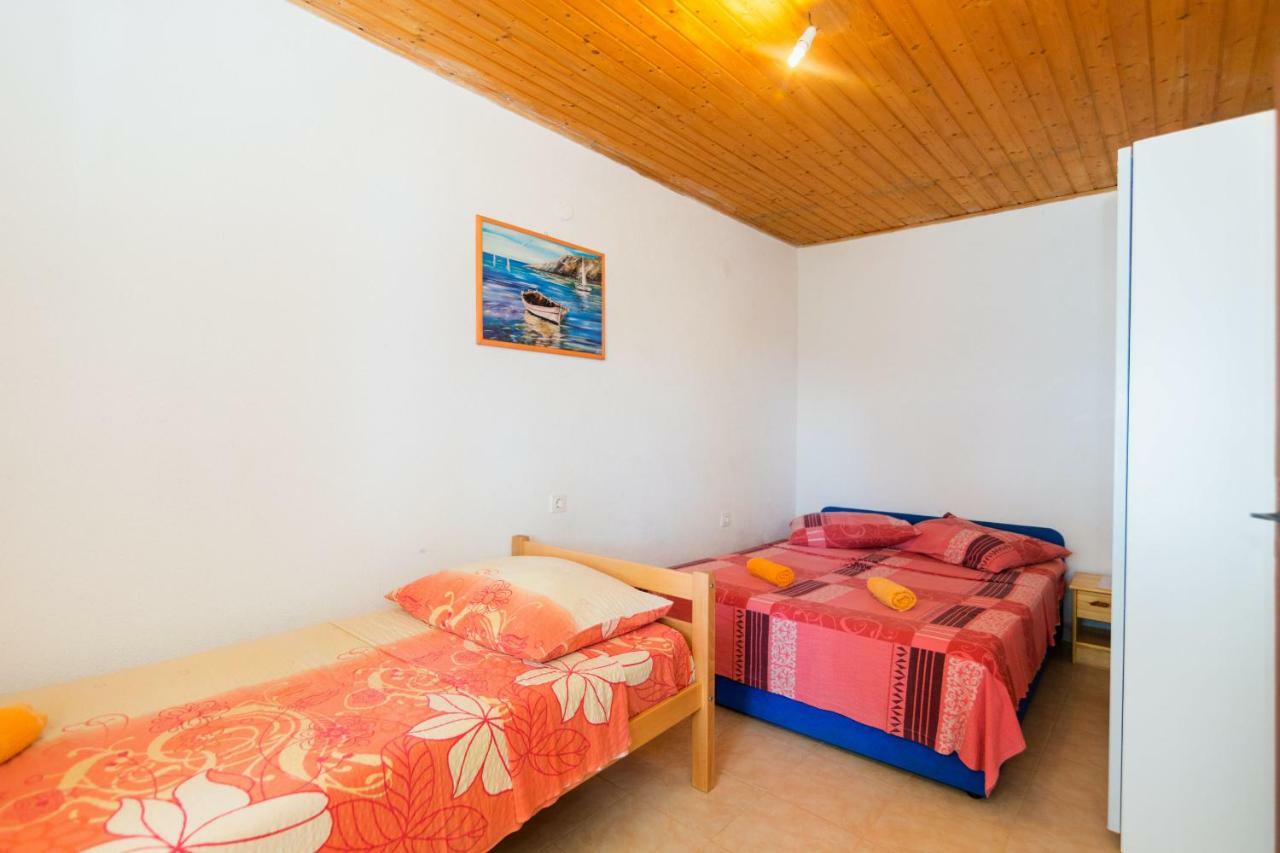 Apartments Robinzon Petar Gdinj Екстер'єр фото