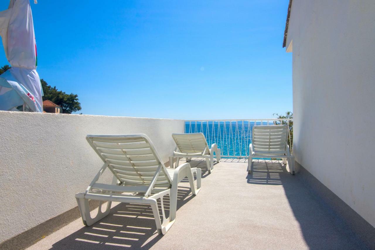 Apartments Robinzon Petar Gdinj Екстер'єр фото